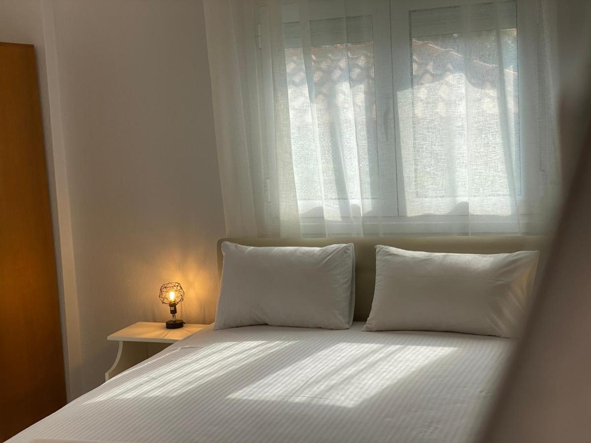 Rooms Chrysoula Vrasná Eksteriør billede